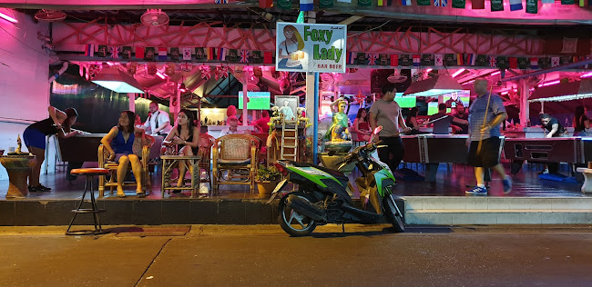 Foxy Lady Bar - การบริการอาหารและที่พัก