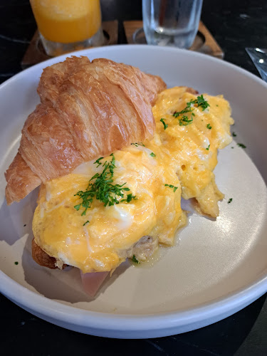 KIRI burger & bowl , kata beach - การบริการอาหารและที่พัก