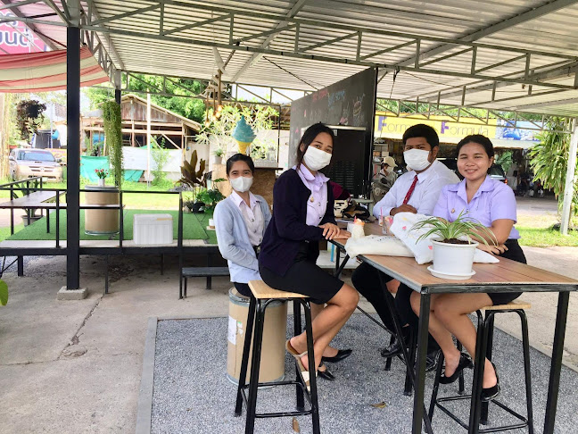 Opinii despre ไอติมบ้านช่าง Coffee & cha în อำเภอหาดใหญ่ - การบริการอาหารและที่พัก