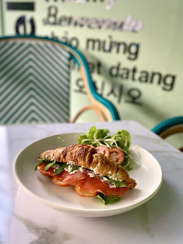 Opinii despre Cafe De Amour în อำเภอเมืองภูเก็ต - การบริการอาหารและที่พัก