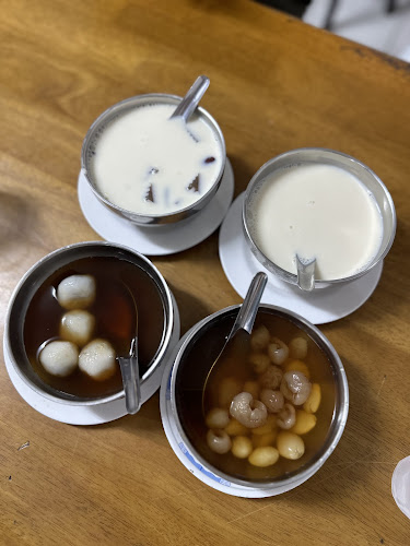 369, 120 ถ. เยาวราช ตำบลตลาดใหญ่ อำเภอเมืองภูเก็ต ภูเก็ต 83000