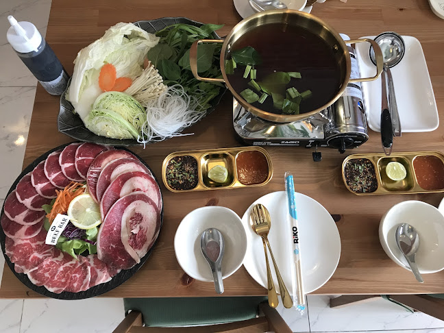 ยำจุใจ - การบริการอาหารและที่พัก