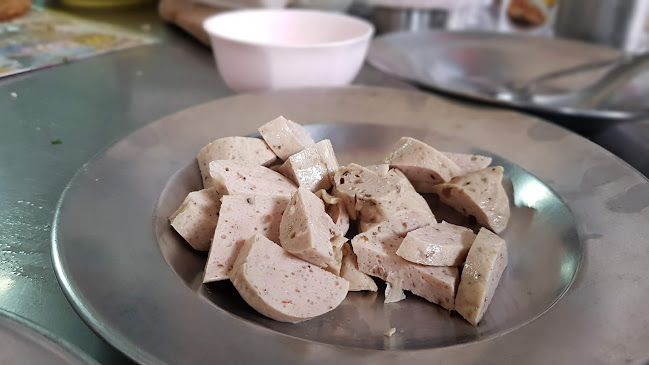 ปากหม้อ Robot เจ๊หุ่นยนต์ - การบริการอาหารและที่พัก