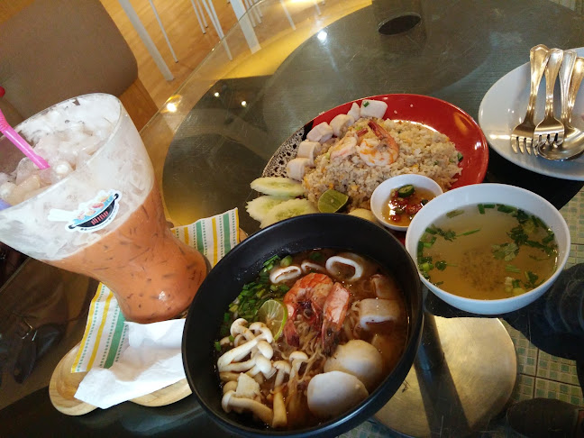 ร้านพิเศษ - การบริการอาหารและที่พัก