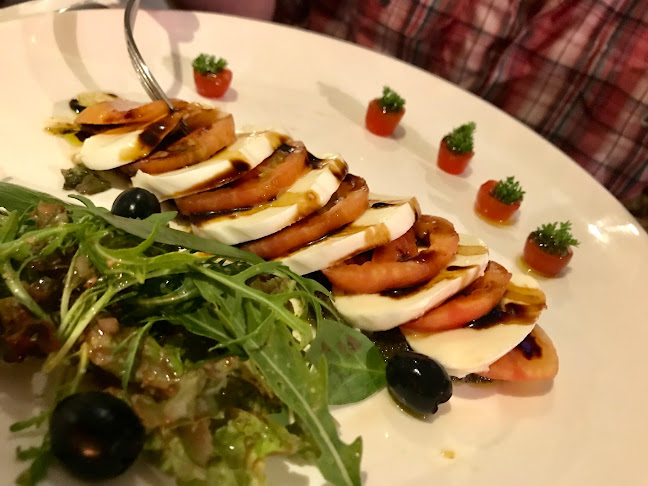 66 ถ. ทวีวงศ์ ตำบลป่าตอง อำเภอกะทู้ ภูเก็ต 83150