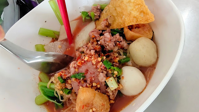 เจ๊จิ๋ม ก๋วยเตี๋ยวเส้นปลา เกี๊ยวปลา - การบริการอาหารและที่พัก