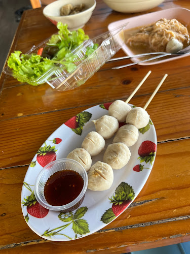 ก๋วยเตี๋ยว เรือไทย คลอง2 - การบริการอาหารและที่พัก