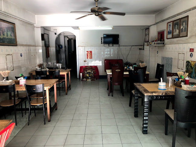 ก๋วยเตี๋ยวเป็ดเจ๊แดง เจ้าเก่า duck nooddle - การบริการอาหารและที่พัก