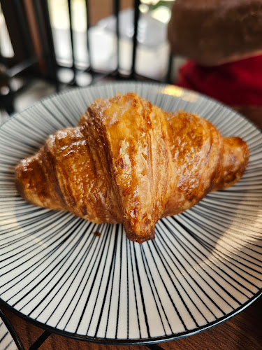 Opinii despre Folk Café Phuket în อำเภอถลาง - การบริการอาหารและที่พัก