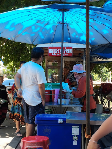 Hongyok Pork Red Rice - ข้าวหมูแดงหงษ์หยกนครปฐม(ริมคลอง) - การบริการอาหารและที่พัก