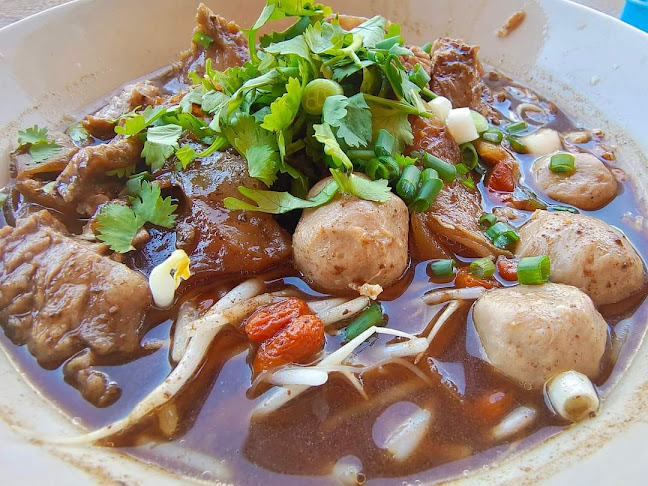 ก๋วยเตี๋ยวเนื้อเอ็นแก้วฉลองภูเก็ต