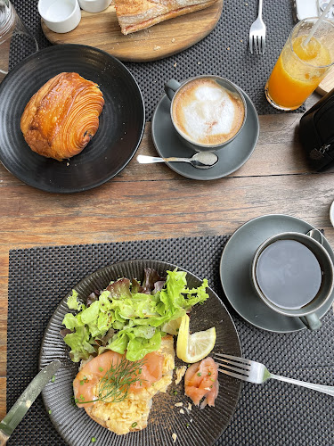 Opinii despre So French Restaurant and Bar în อำเภอกะทู้ - การบริการอาหารและที่พัก