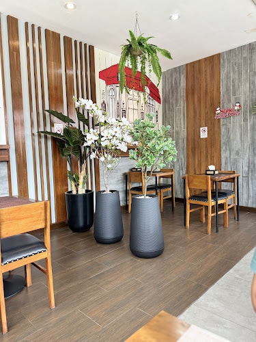 158 ตลาดใหญ่ 2 ถ. เทพกระษัตรี ตำบลตลาดใหญ่ อำเภอเมืองภูเก็ต ภูเก็ต 83000