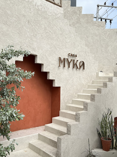 CASA MYKA (คาซ่ามิก้า) - การบริการอาหารและที่พัก