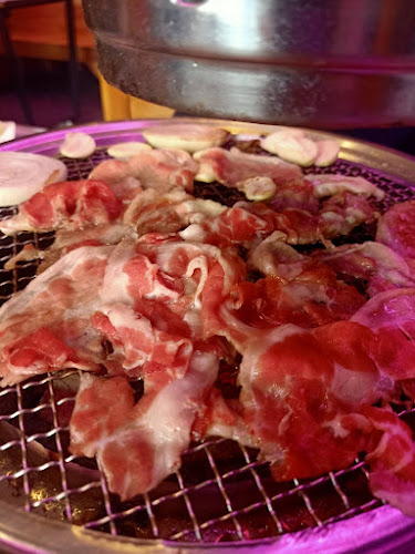 Buta Yakiniku - การบริการอาหารและที่พัก