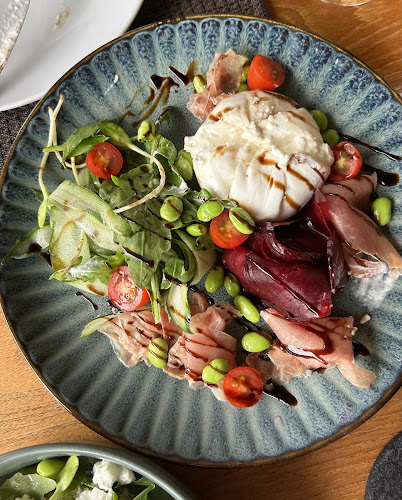 Comentarii opinii despre Dr Frogs Bar & Grill