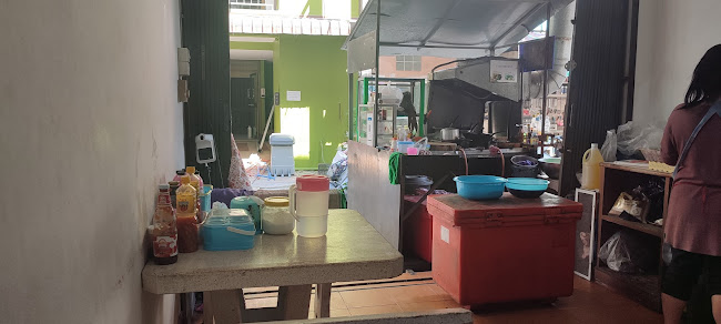 Дешевое простенькое кафе для местных