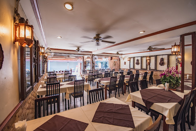 Eurasian Restaurant - การบริการอาหารและที่พัก