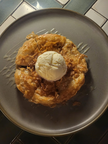 Cave Beach Club - อำเภอสัตหีบ