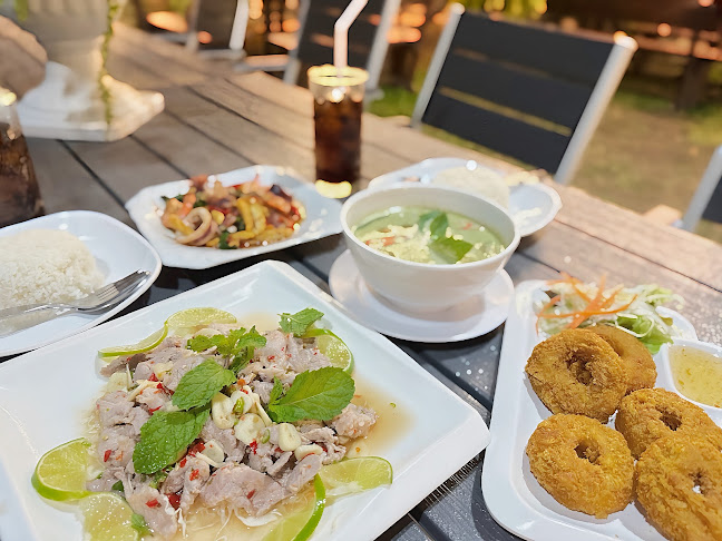 NINICHA (café and restaurant) *ณิณิชา (คาเฟ่ แอนด์ เรสเตอร์รอง) - อำเภอบางละมุง