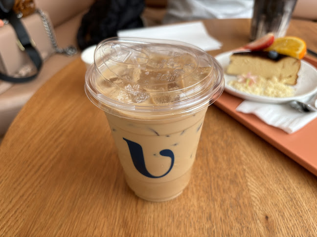 Opinii despre U Cup Coffeebar x Specialty Coffee (ยูคัพ คอฟฟี่บาร์ เอ็กซ์ สเปเชียลตี้คอฟฟี่) în อำเภอเมืองระยอง - การบริการอาหารและที่พัก