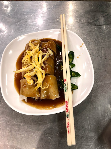 ยอดผักเมืองทอง ราดหน้า - อำเภอปากเกร็ด