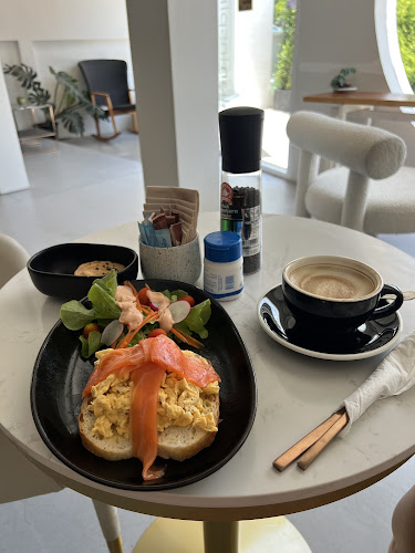 Café Delishh | Surin Beach - อำเภอถลาง