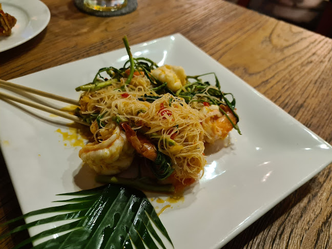 HANZA BAR & BISTRO - การบริการอาหารและที่พัก