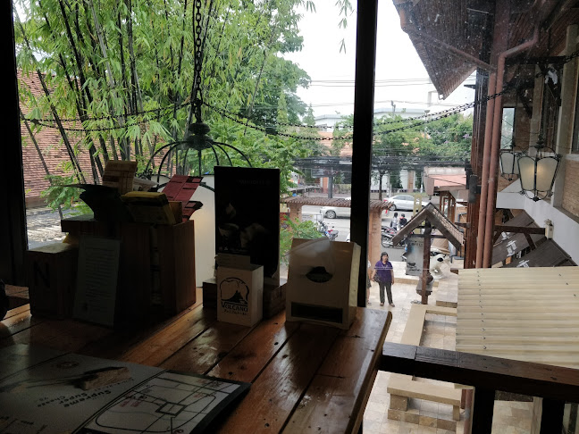 THE VOLCANO หลัง มช. - การบริการอาหารและที่พัก