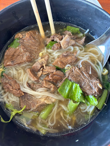 เยี่ยมรสเนื้อตุ๋น(ตรงข้ามวังมัจฉา) Yiam Ros Braised Beef - การบริการอาหารและที่พัก