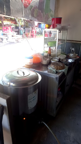 Opinii despre ร้านก๋วยเตี๋ยวเนื้อตุ๋นยาจีนต้นมะขามกรมชล în อำเภอปากเกร็ด - การบริการอาหารและที่พัก