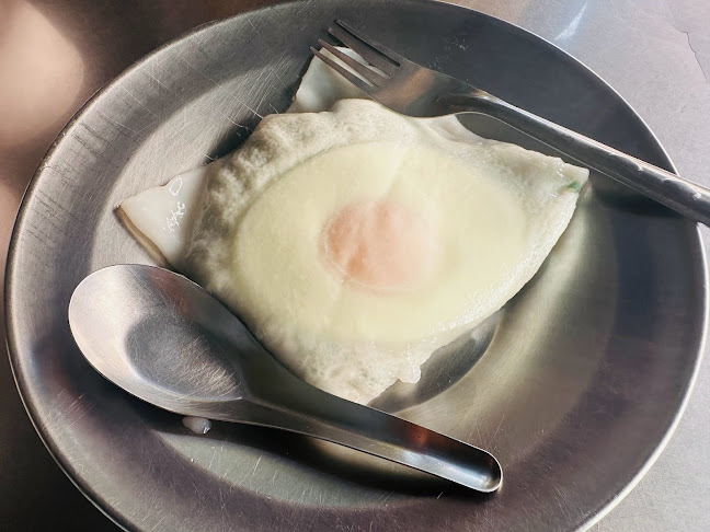 ปากหม้อ Robot เจ๊หุ่นยนต์ - การบริการอาหารและที่พัก