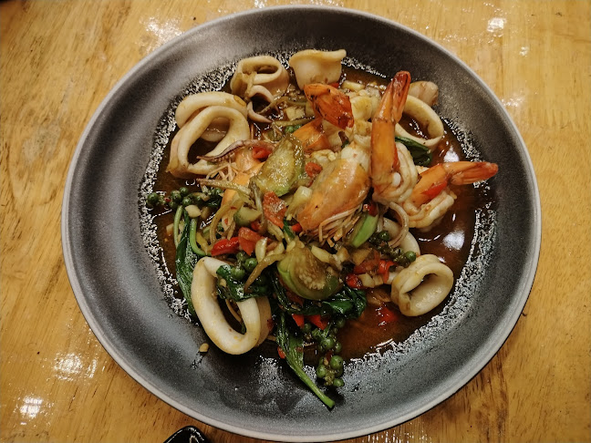 หลุมดำบาร์แอนด์การ์เด้นท์ - อำเภอกระทุ่มแบน