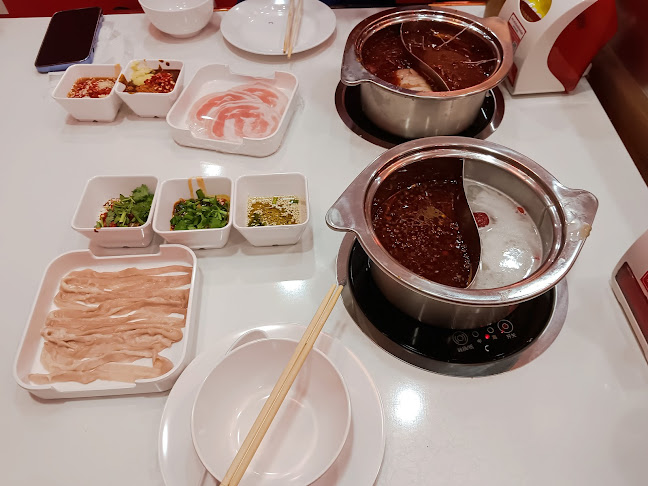 760, 760/1 ถ. ชยางกูร ต.ในเมือง อ.เมือง, เมือง, อุบลราชธานี 34000