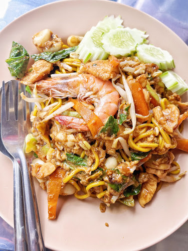 ร้านเจ๊ะย๊ะตามสั่งอิสลาม - การบริการอาหารและที่พัก