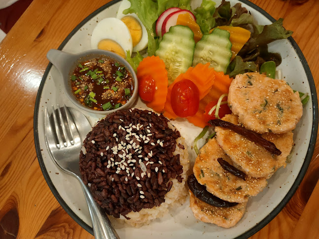 Grow Up Eatery & Farm - การบริการอาหารและที่พัก