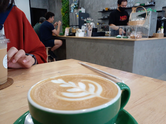 Comentarii opinii despre HYPE Coffee Bar (ที่จอดรถอยู่ชั้นใต้ดิน ทางลงอยู่ติดกับร้าน)