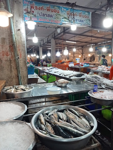 Opinii despre ร้านพี่รงค์พี่บอน ปลาสด ตลาดสดเทศบาล สุราษฎร์ธานี în อำเภอเมืองสุราษฎร์ธานี - การบริการอาหารและที่พัก