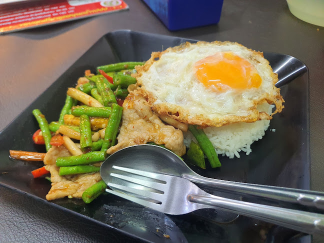 Opinii despre ข้าวแกงป้าตุ๊ în อำเภอเมืองเพชรบูรณ์ - การบริการอาหารและที่พัก