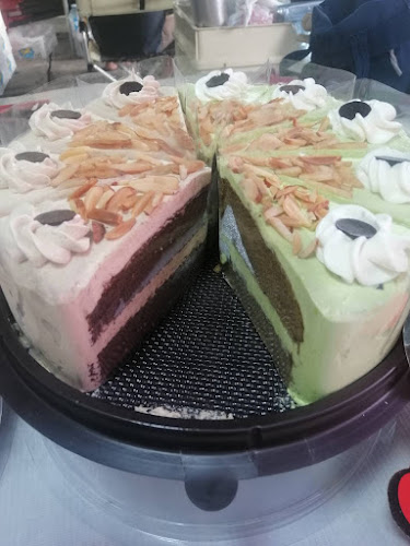 ขนมเค้กบ้านแสนดี - การบริการอาหารและที่พัก