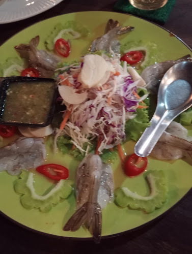 ร้านอาหารแสงทองโภชนา - การบริการอาหารและที่พัก