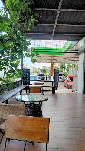 Inthanin ปั้มบางจากอ้อมน้อย ปั้มที่2 - การบริการอาหารและที่พัก