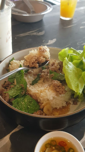 Mililin Cafe & Eatery - การบริการอาหารและที่พัก