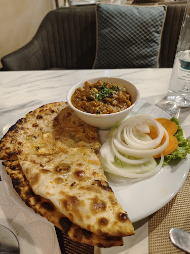 ชัทนีย์ อินเดียน - การบริการอาหารและที่พัก