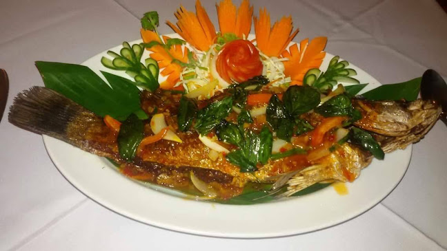 Charming Restaurant - การบริการอาหารและที่พัก