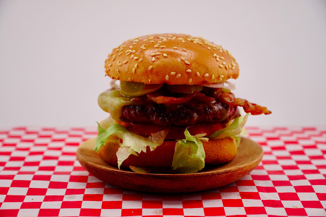 Smash Brothers - การบริการอาหารและที่พัก