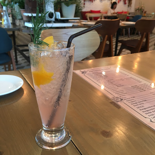 MET CAFE - การบริการอาหารและที่พัก