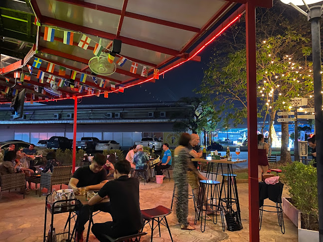 Bottoms Up Bar & Restaurant