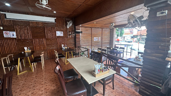 แฟnบอยส์ คาเฟ่ & เรสเตอรองท์ - การบริการอาหารและที่พัก