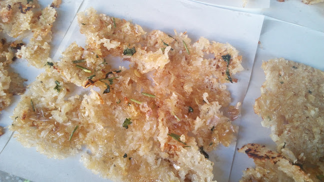 ข้าวตัง อร่อยริมน้ำ - การบริการอาหารและที่พัก